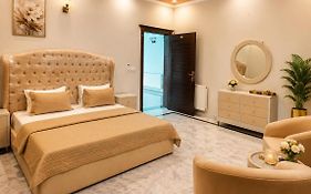 Delano Guest House
